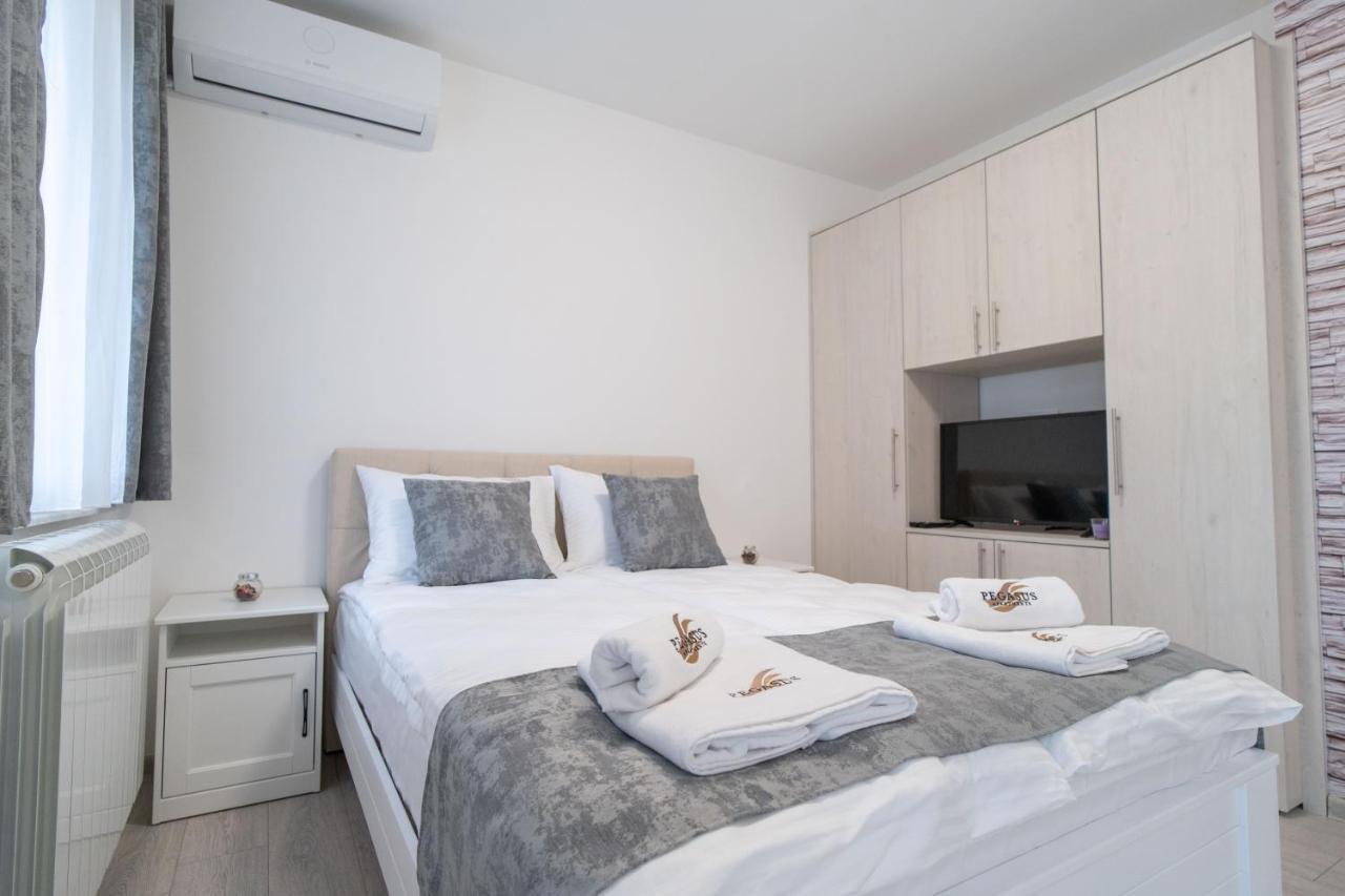 Pegasus Apartments Belgrado Esterno foto