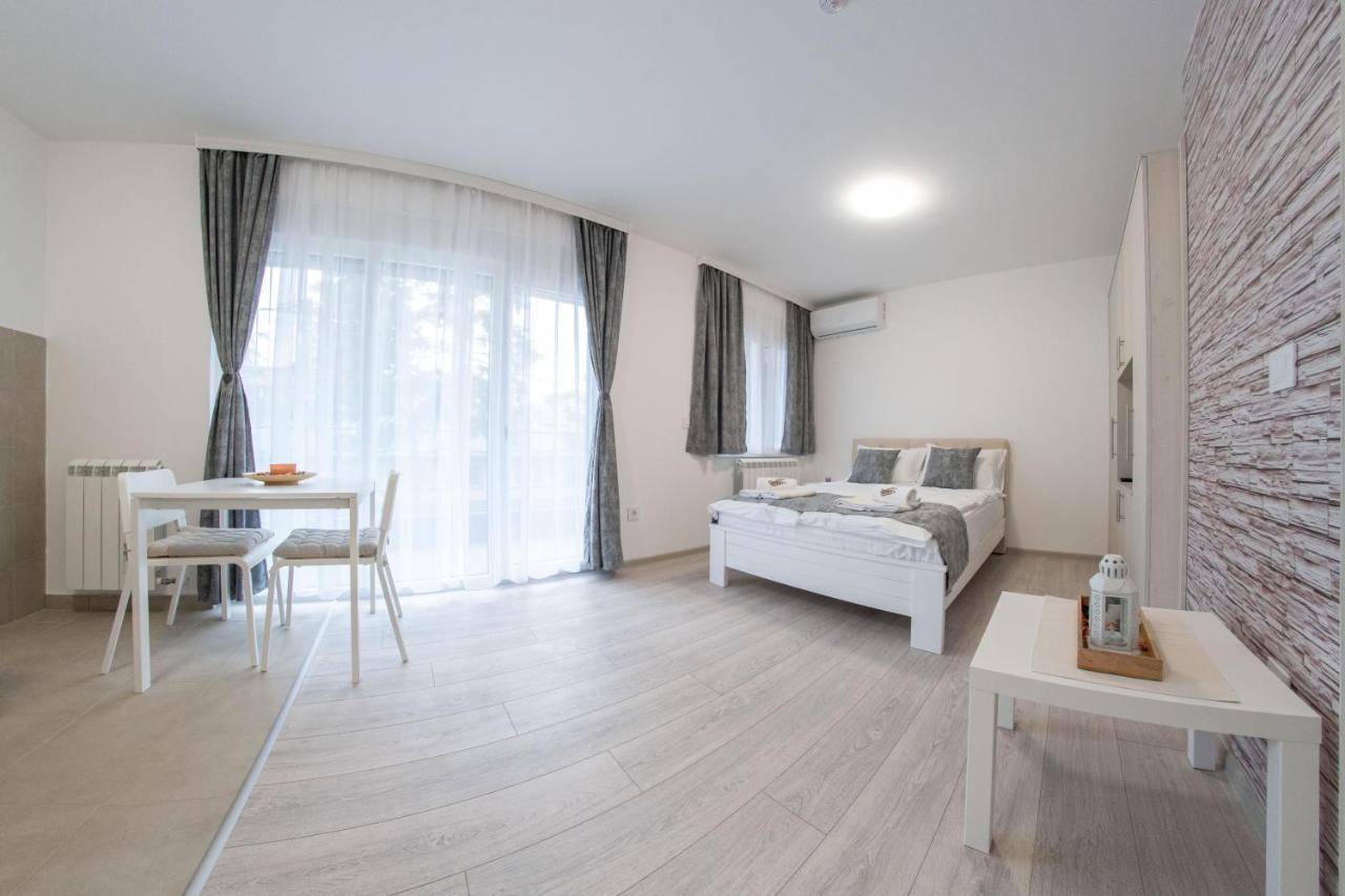 Pegasus Apartments Belgrado Esterno foto